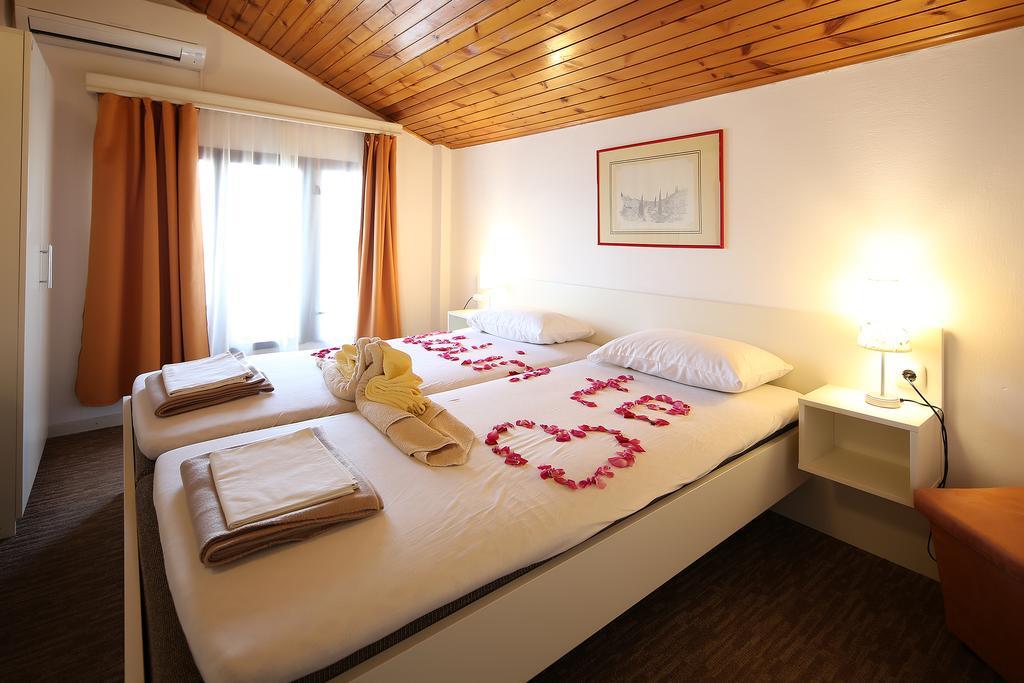 Guest House Zeba & Riviera Сило Экстерьер фото