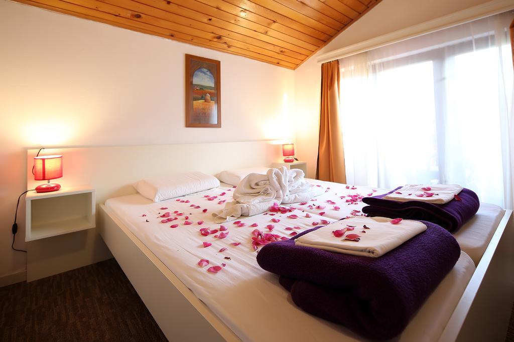 Guest House Zeba & Riviera Сило Экстерьер фото