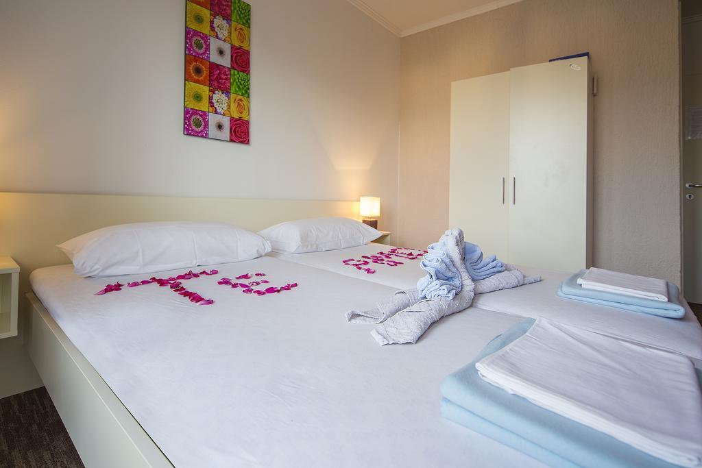 Guest House Zeba & Riviera Сило Экстерьер фото