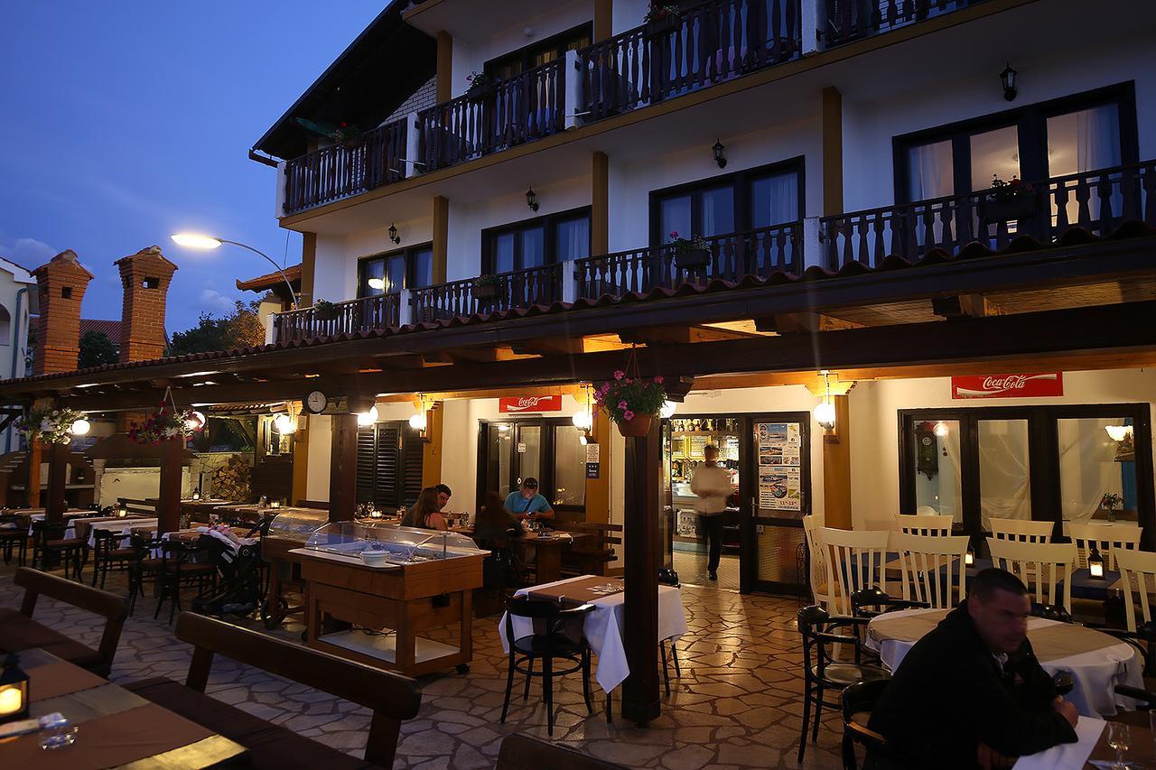 Guest House Zeba & Riviera Сило Экстерьер фото